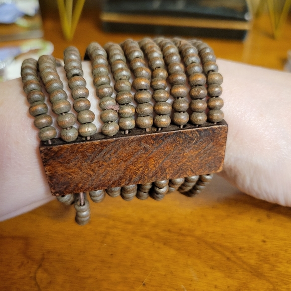 Wooden type beaded braclet - Picture 2 of 2